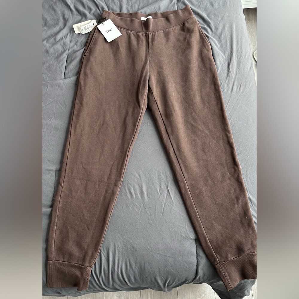 Brand New Aritzia Classic Fleece Sweatpants - Rich Brown Mocha (Size M)